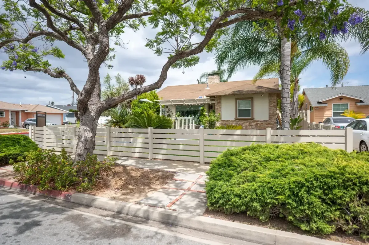 Care for your vinyl fence after repair