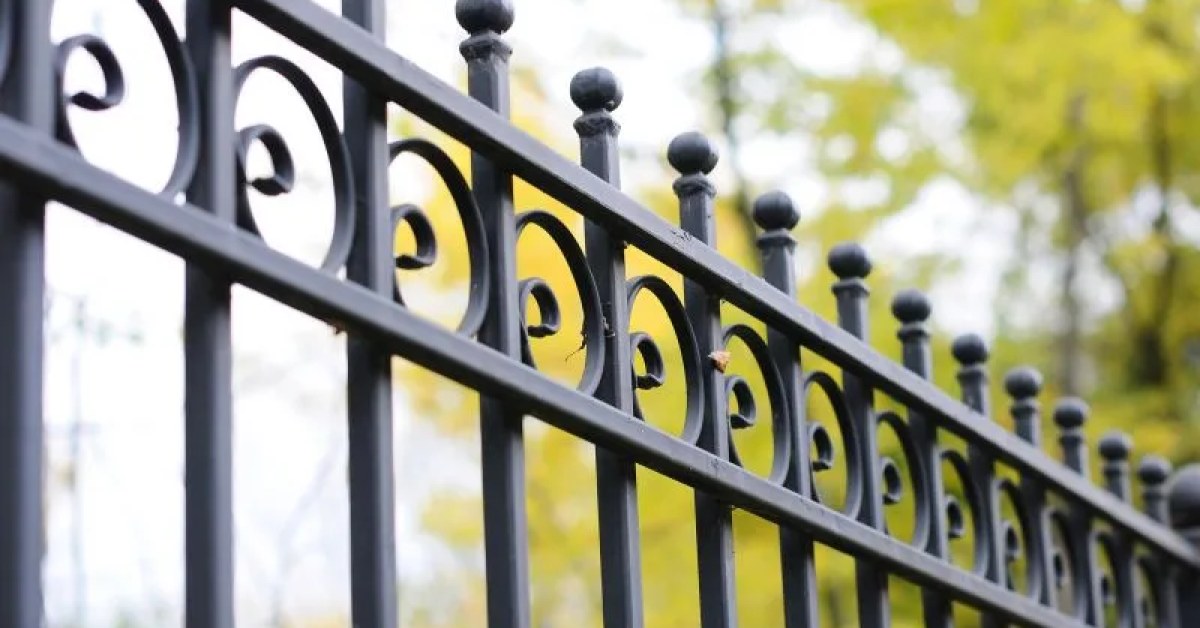 Confirm the design before the fence is installed